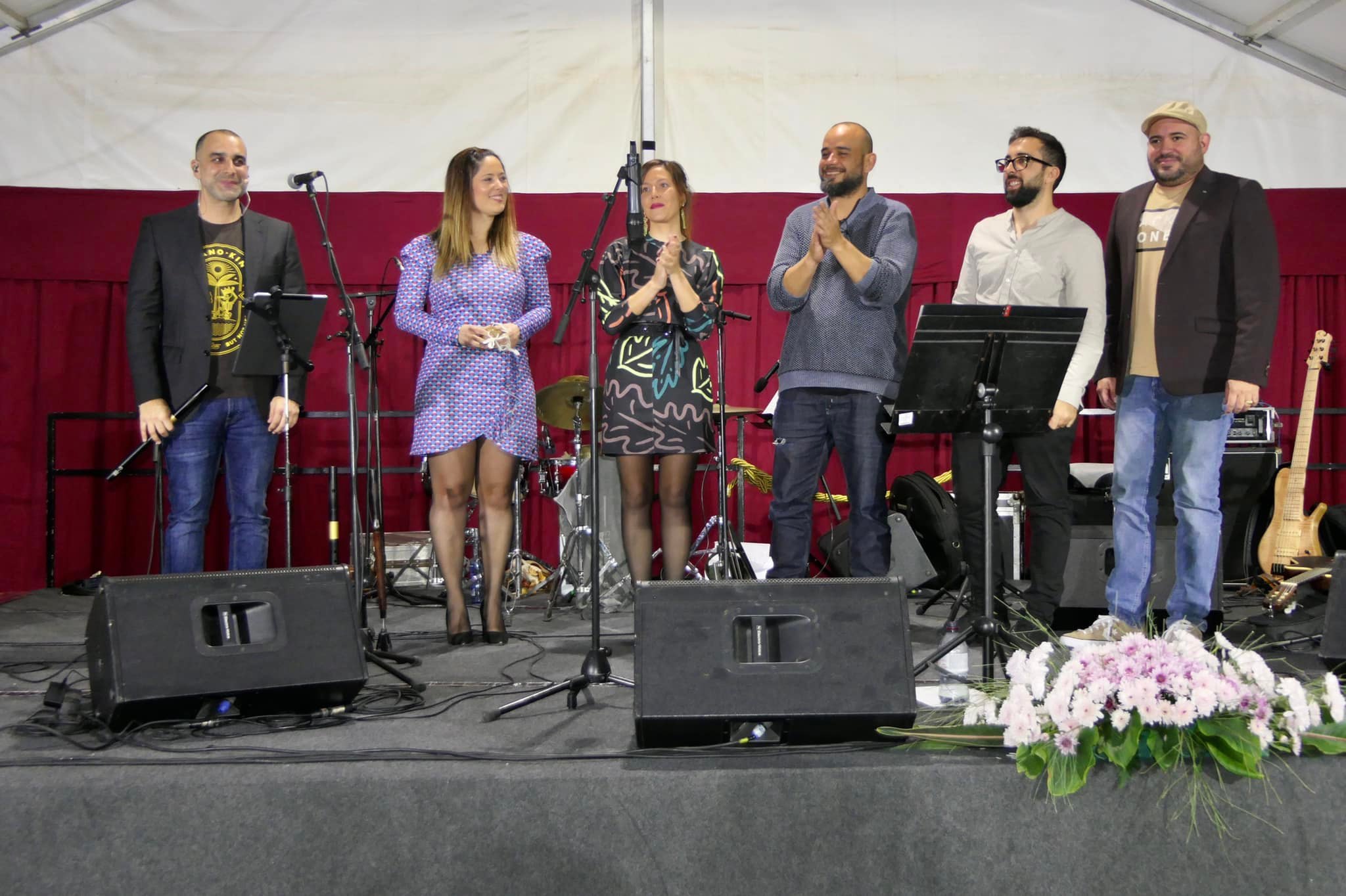 El Concierto Vientos del Salmor de Pablo Díaz acompañado por Claudia Álamo puso el broche musical al acto
