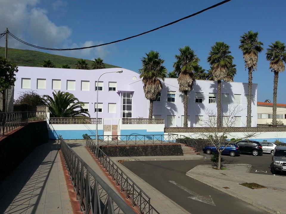 Fachada Escuela Oficial Idiomas Valverde