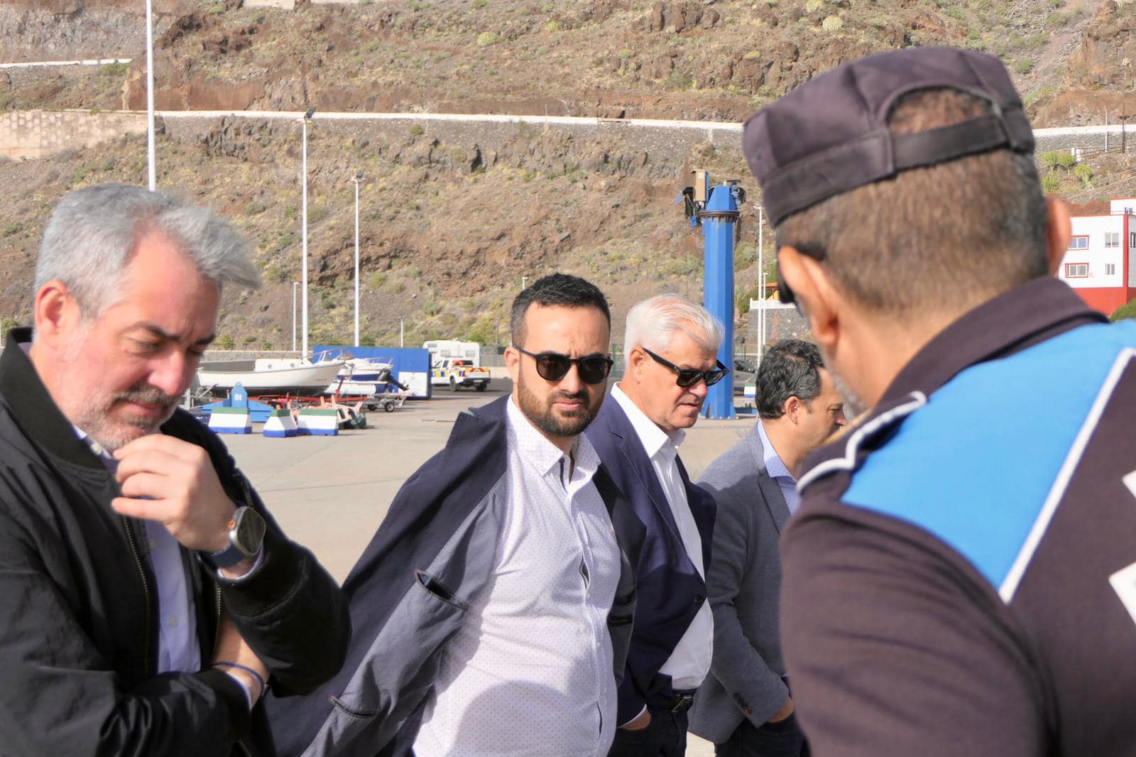 Momento de la visita a los puertos de La Restinga y La Estaca
